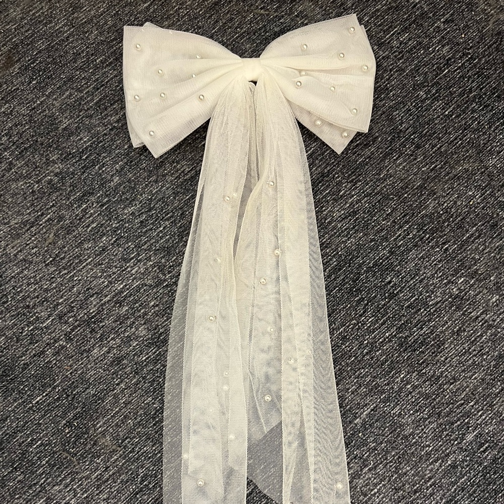 Pearl bow - Picture 2 of 3